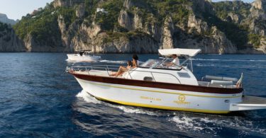 Sail the Italian: Luxury Amalfi Coast Sailing Adventures